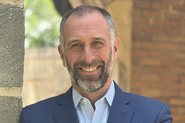 Simons is Featured Presenter at Legal Education Symposium